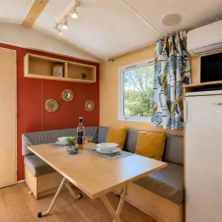 Holiday home Le Romarin, Mobil-home Climatise Avec Vue Sur La Hyeres