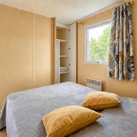Le Romarin, Mobil-home Climatise Avec Vue Sur La 펜션 *